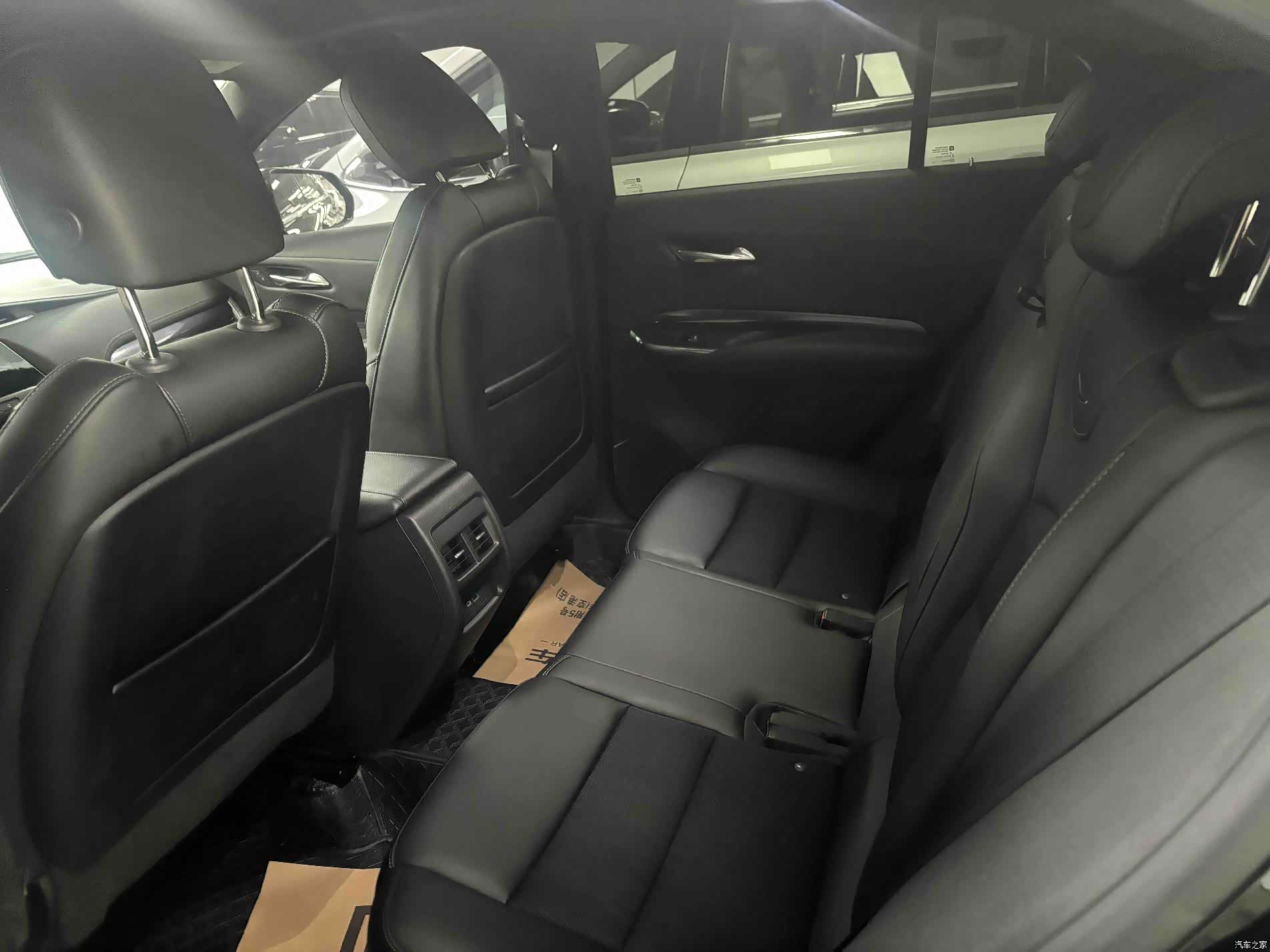 Cadillac XT4, 2023 9