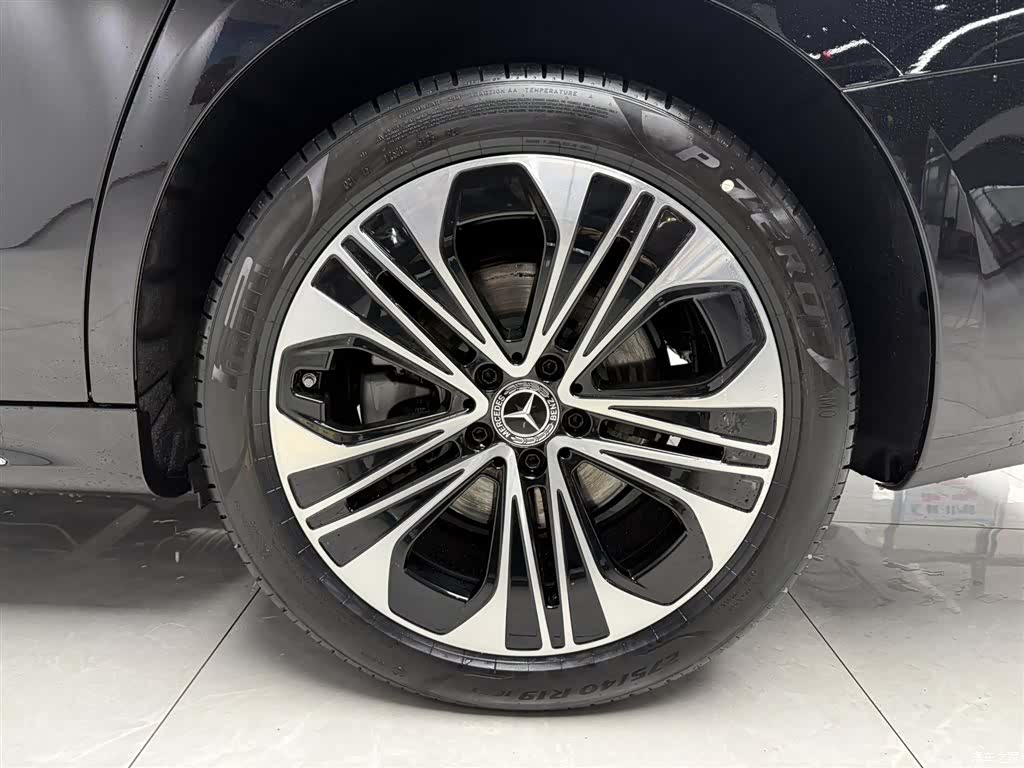 Mercedes-Benz E-Class, 2026 7