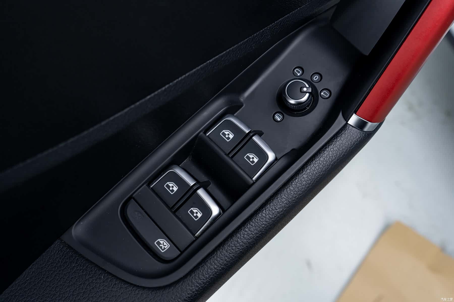 Audi Q2L, 2019 14
