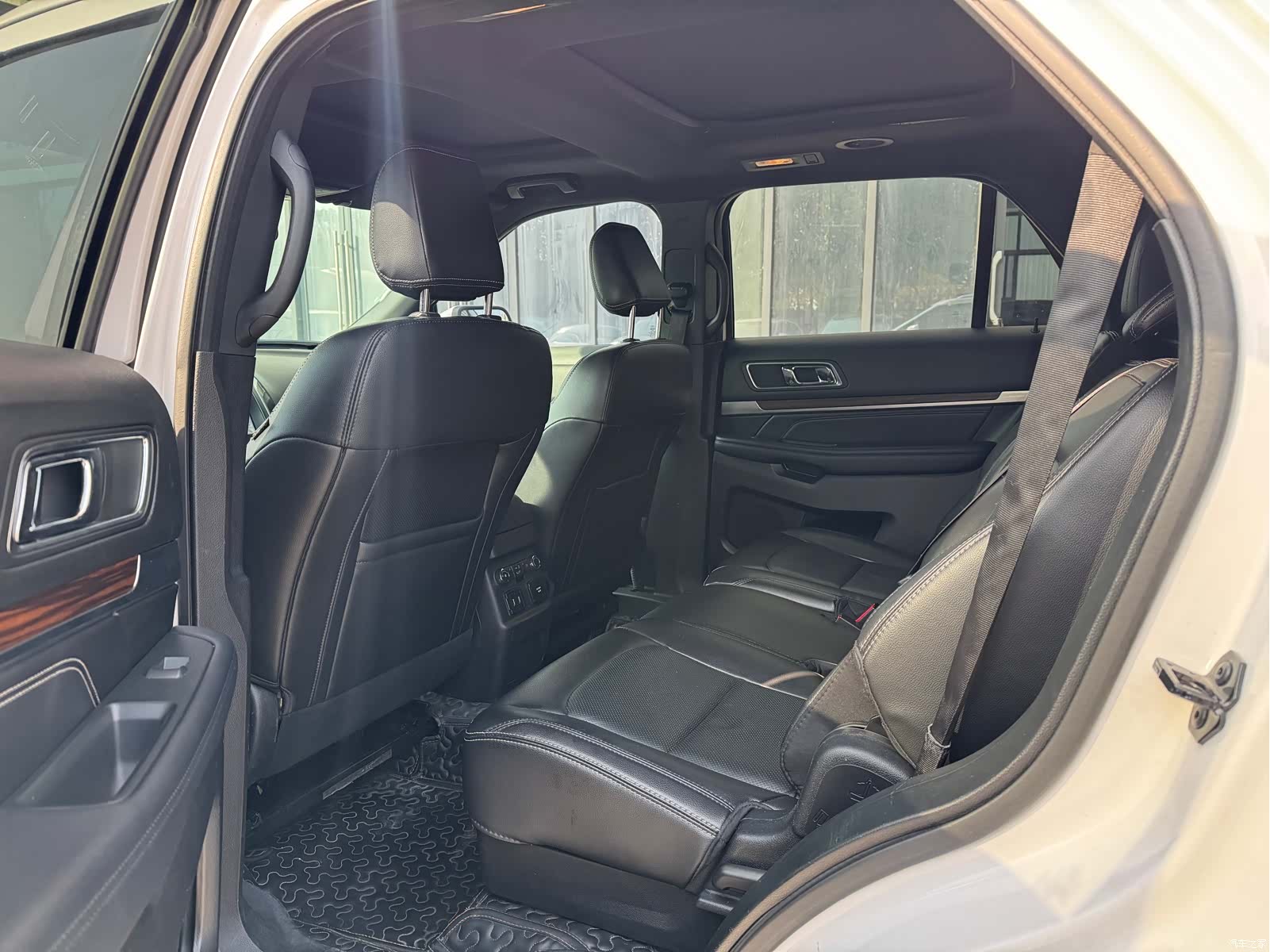 Ford Explorer, 2019 9