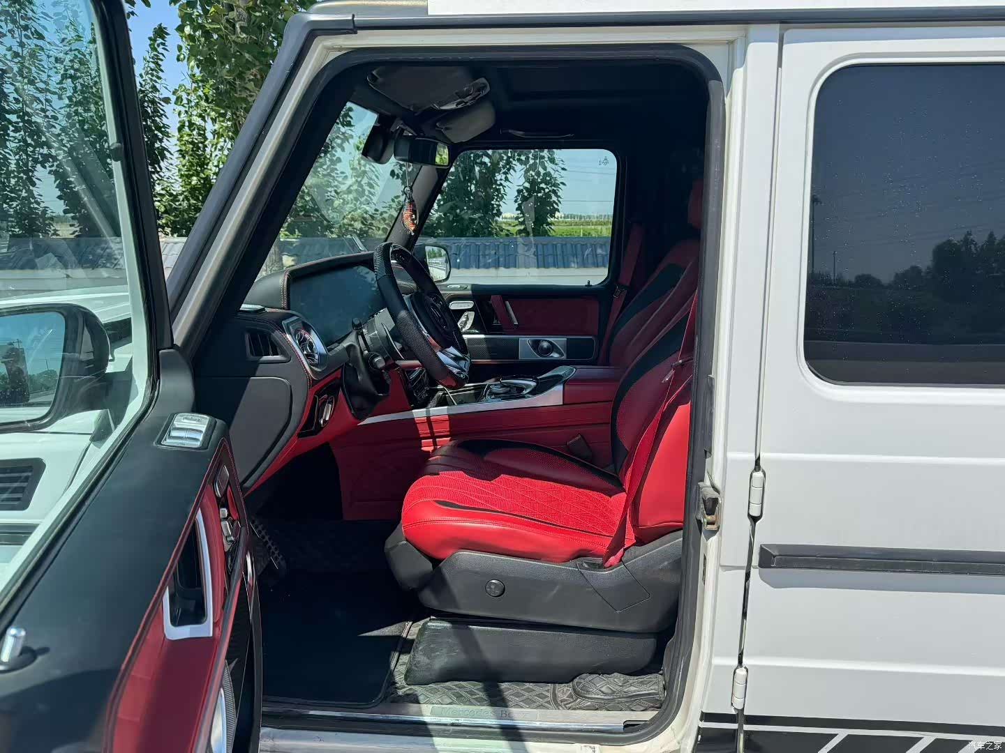 Mercedes-Benz G-Class, 2011 4