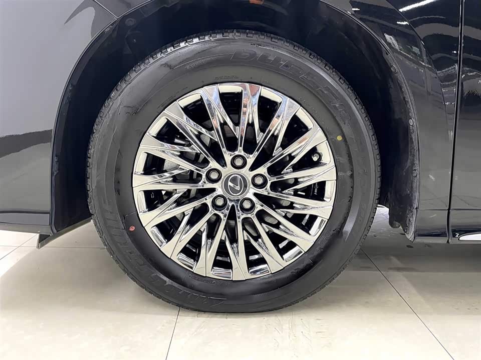Lexus LM Lexus LM