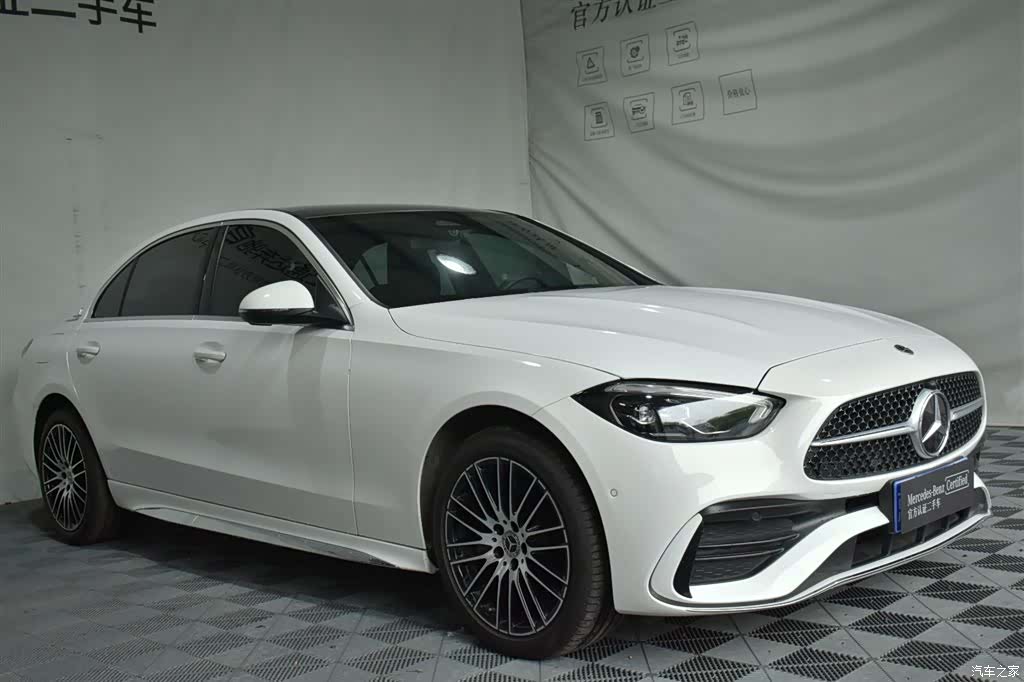 Mercedes-Benz C-Class, 2024 3