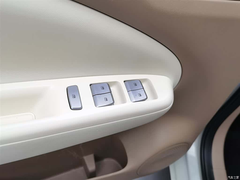 Wuling MINIEV, 2025 9