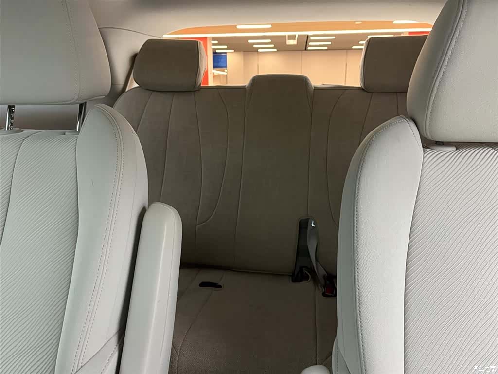 Buick GL8, 2022 10