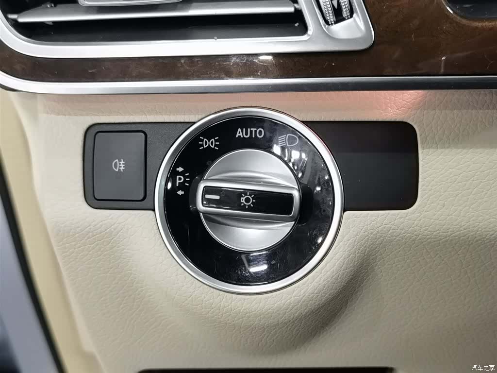 Mercedes-Benz E-Class, 2013 21