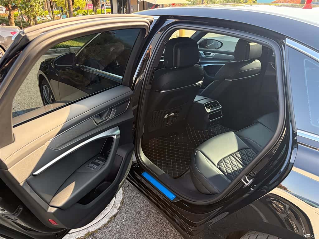 Audi A6L, 2025 24