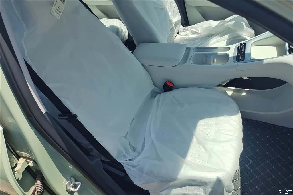 Geely Xingyuan, 2025 8