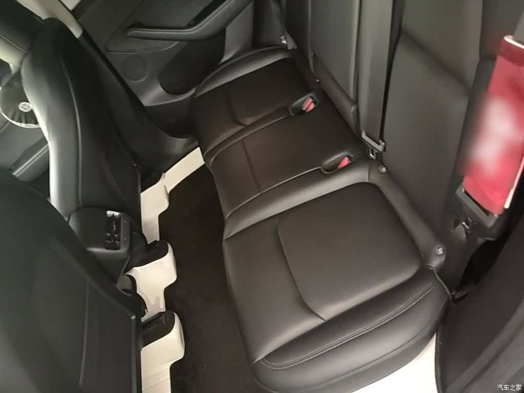 Tesla Model Y, 2023 17