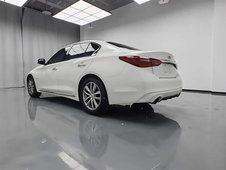 Infiniti Q50L