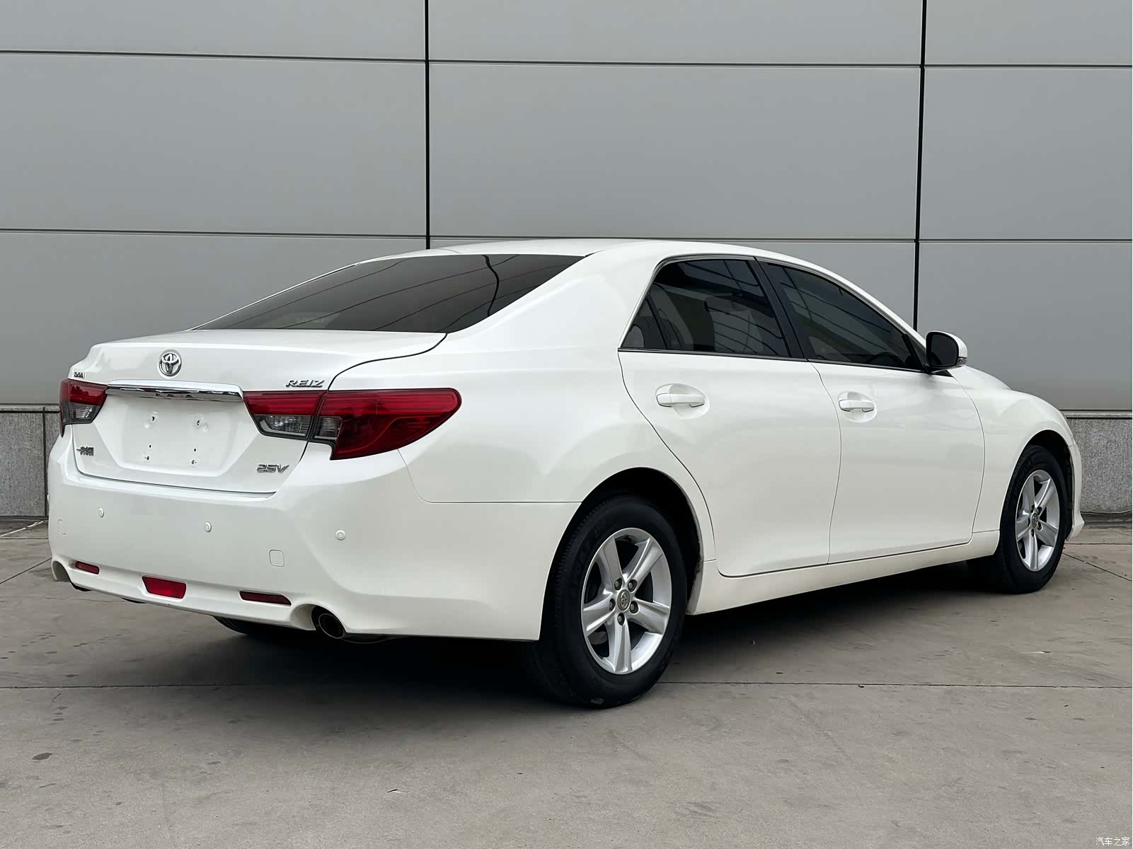 Toyota 2.5V, 2017 19