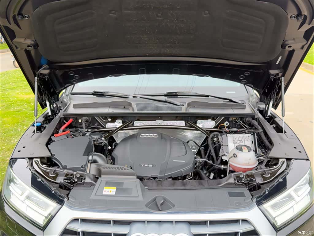 Audi Q5L, 2021 10