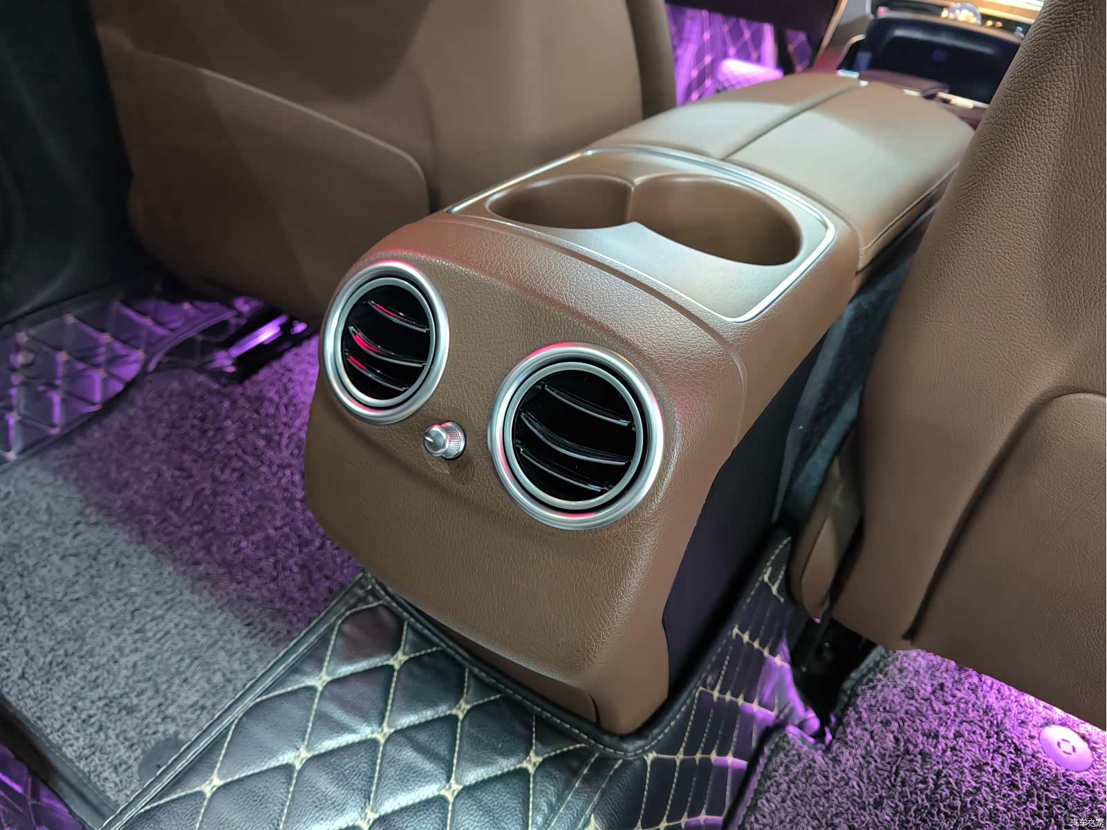 Mercedes-Benz E-Class, 2020 25