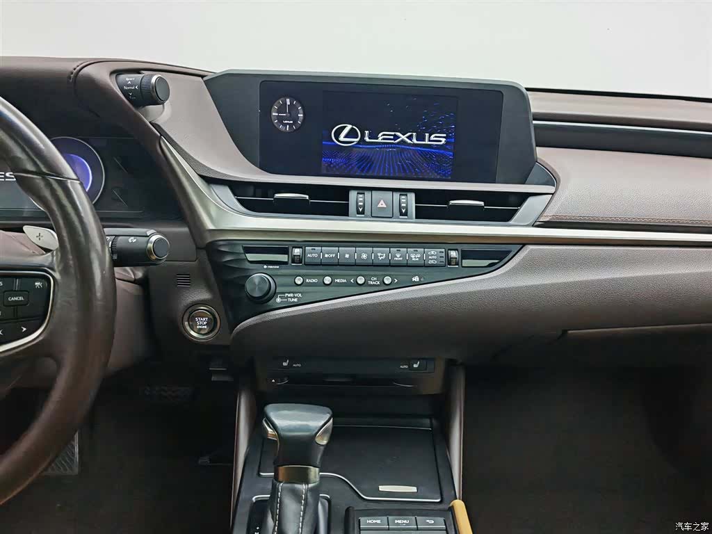 Lexus ES, 2020 12