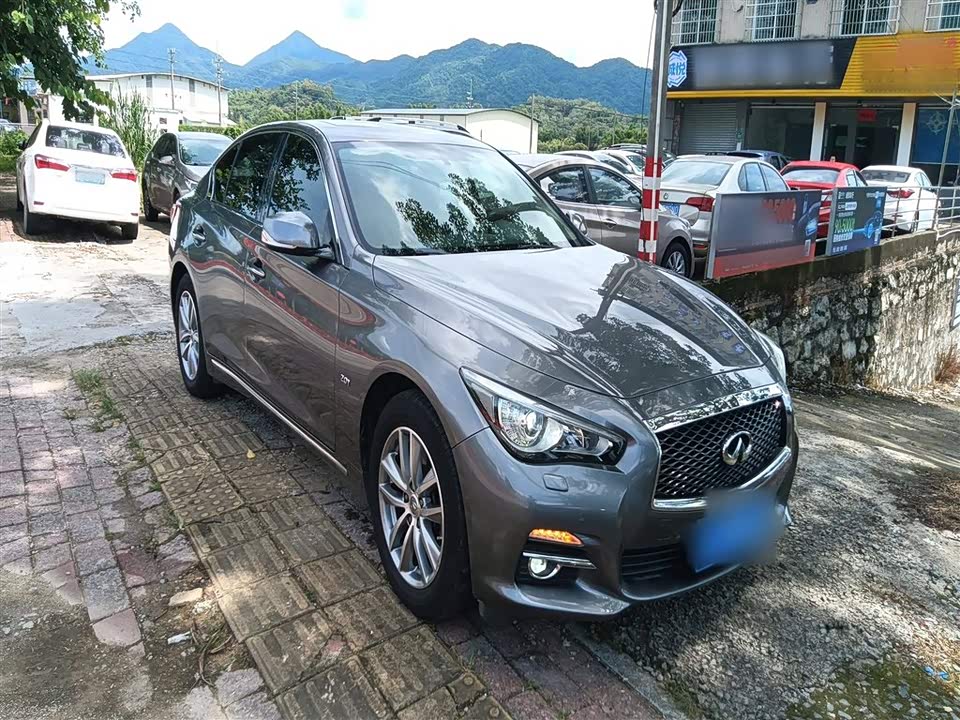 Infiniti Q50L