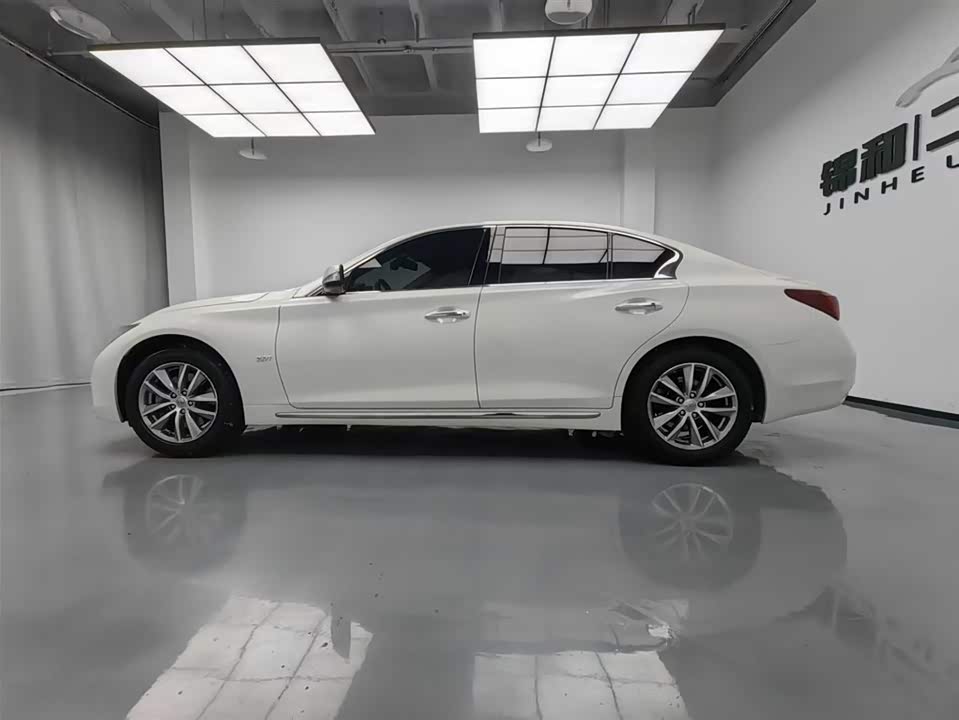 Infiniti Q50L