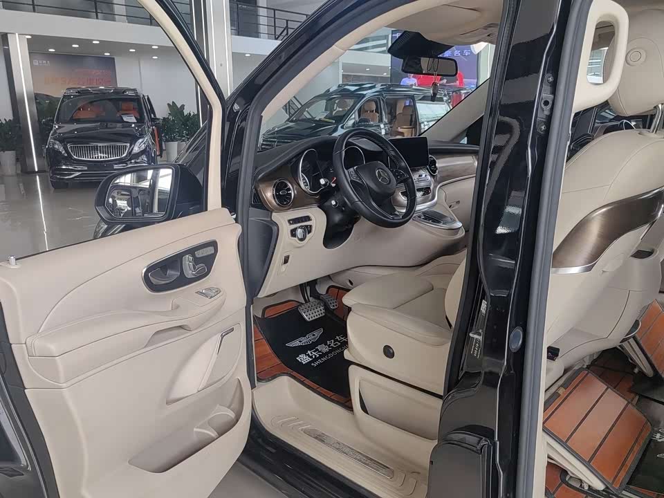 Mercedes-Benz V-class