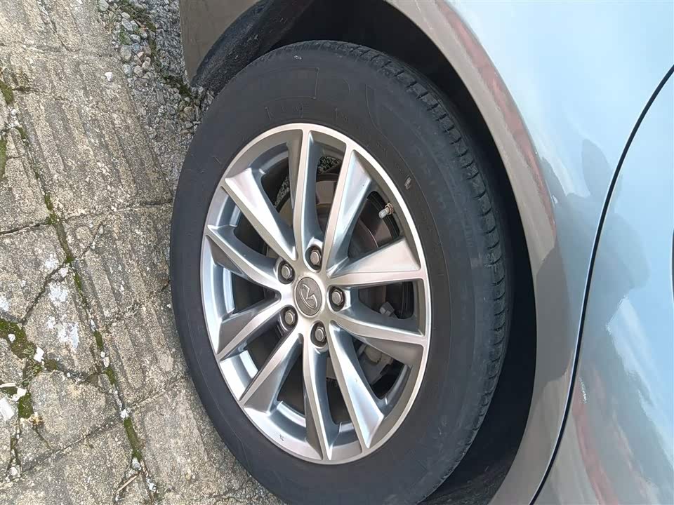 Infiniti Q50L