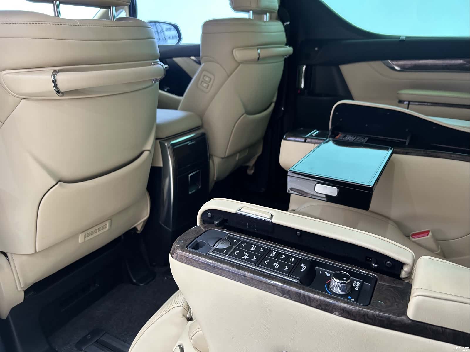 Toyota Alphard, 2021 17