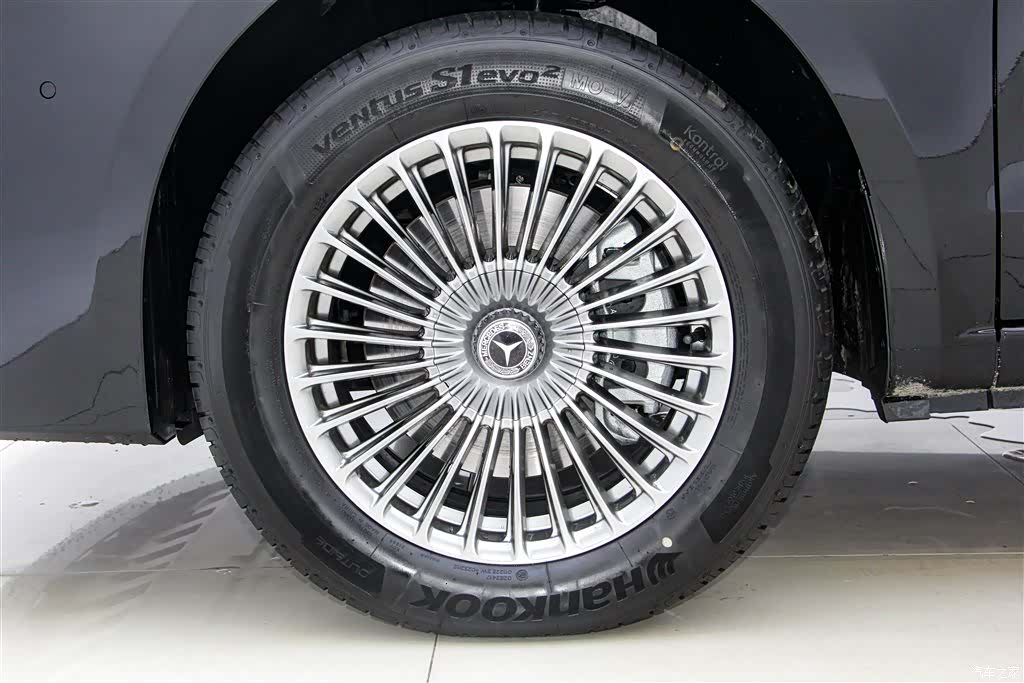 Mercedes-Benz 7, 2024 9