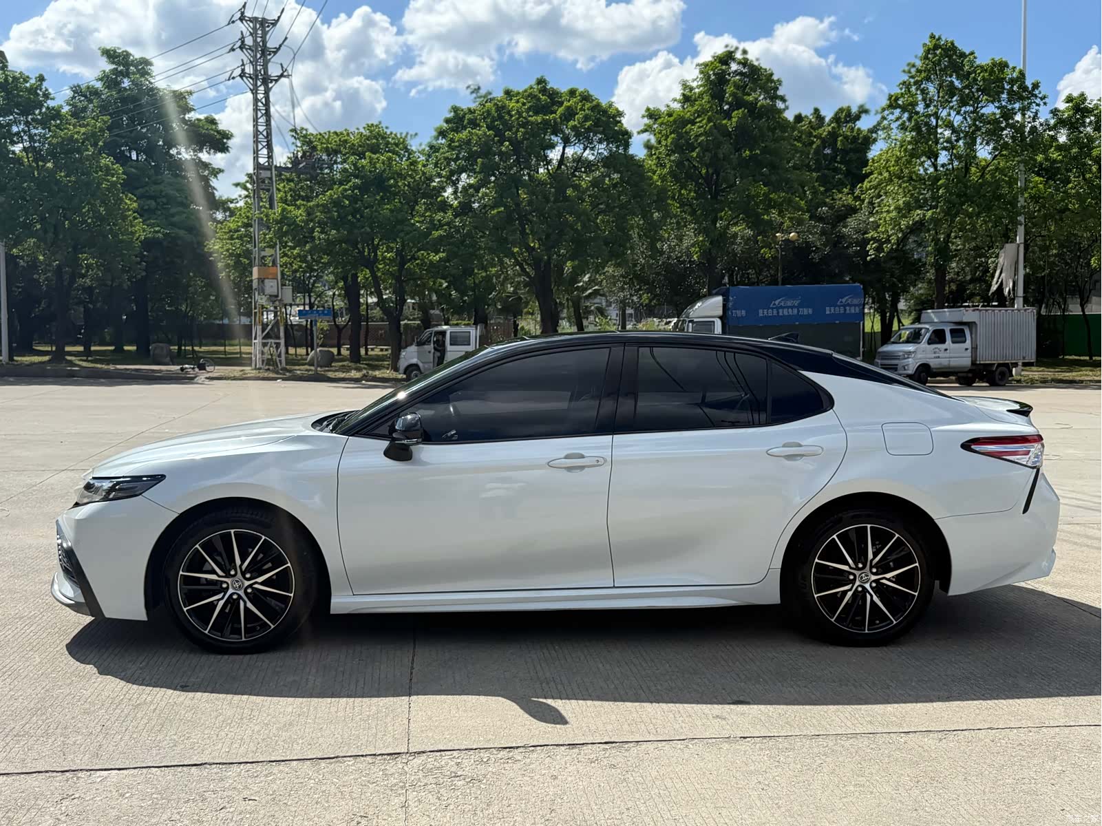 Toyota Camry, 2023 13