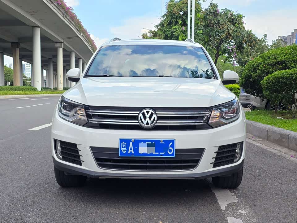 Volkswagen Tiguan Volkswagen Tiguan