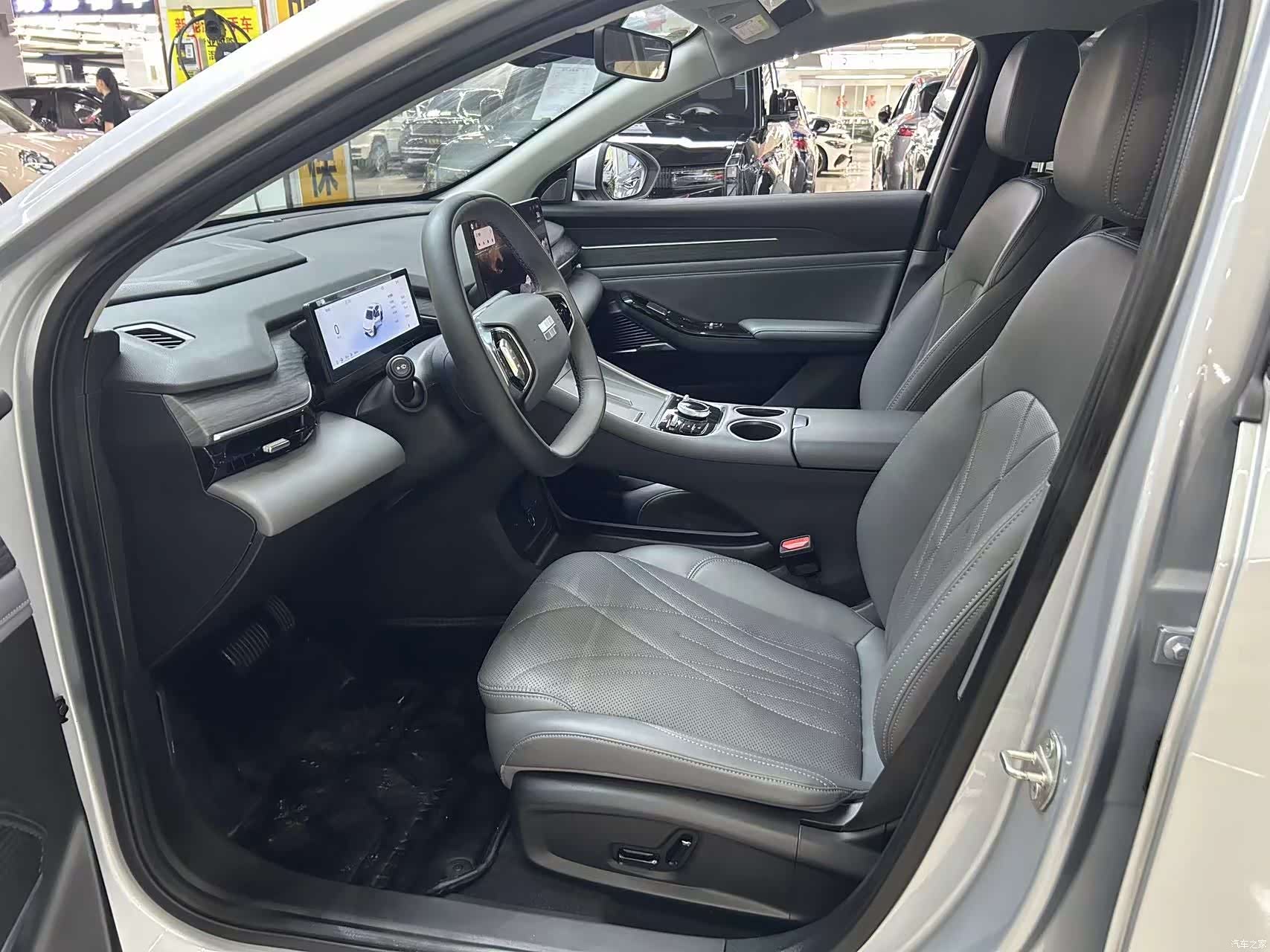 Geely Galaxy L6, 2025 4