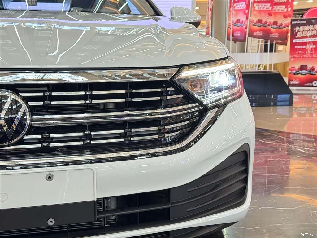 Volkswagen Sagitar, 2025 12