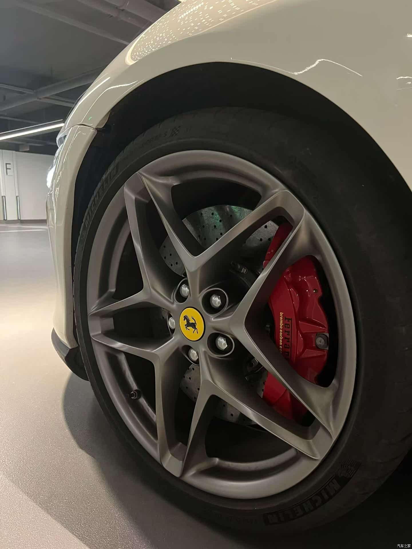 Ferrari Roma, 2022 все фото