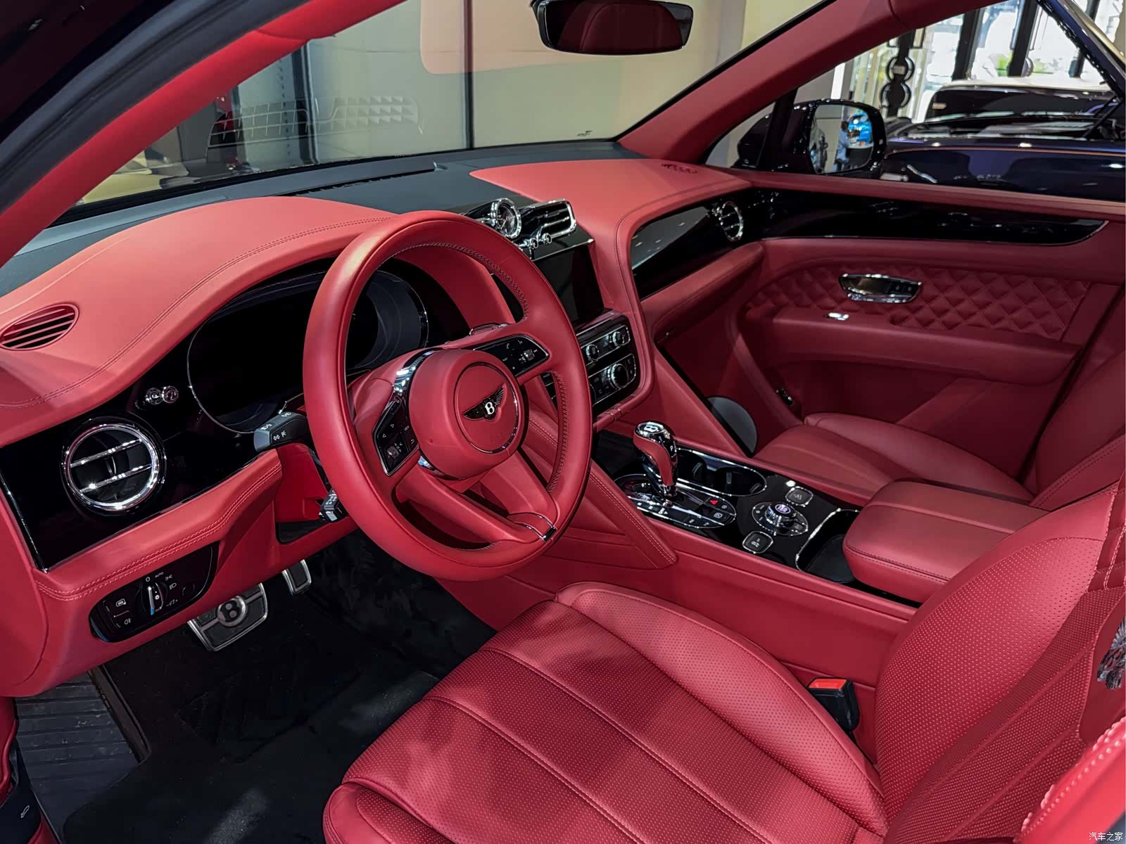 Bentley Bentayga, 2022 8