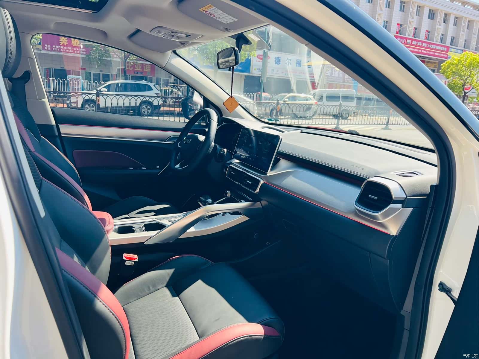 Geely Coolray, 2022 6