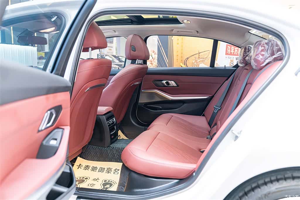 BMW 3 Series, 2024 12