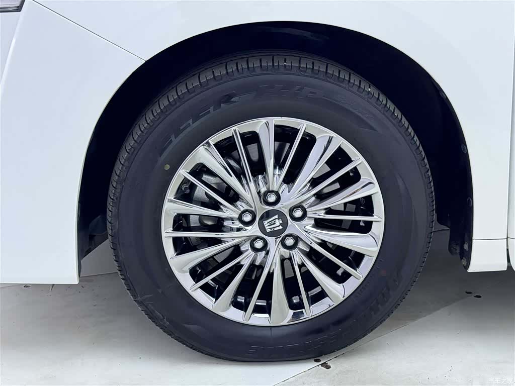 Toyota Vellfire, 2022 10