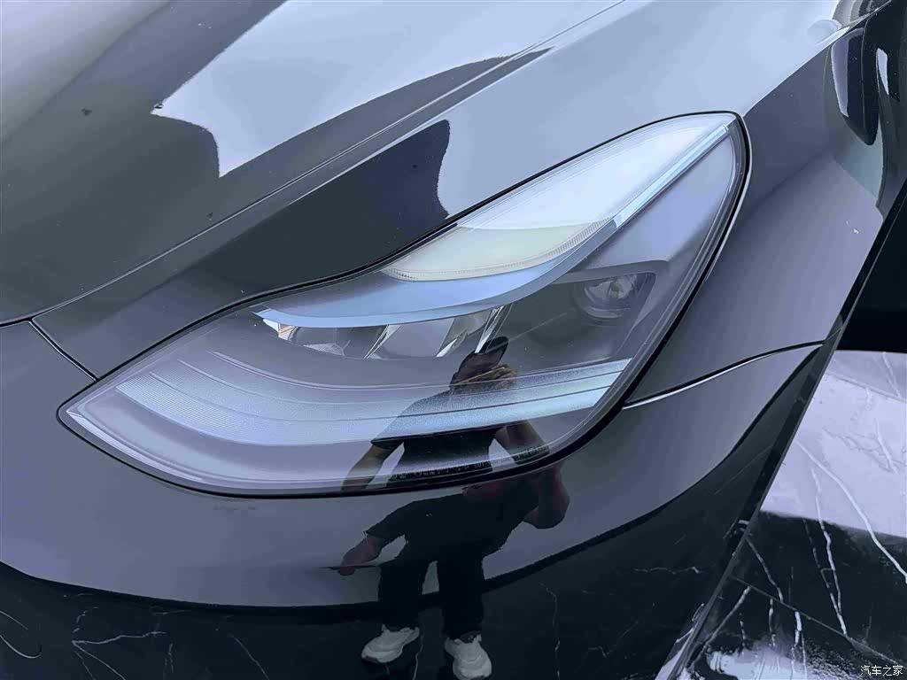 Tesla Model Y, 2023 14