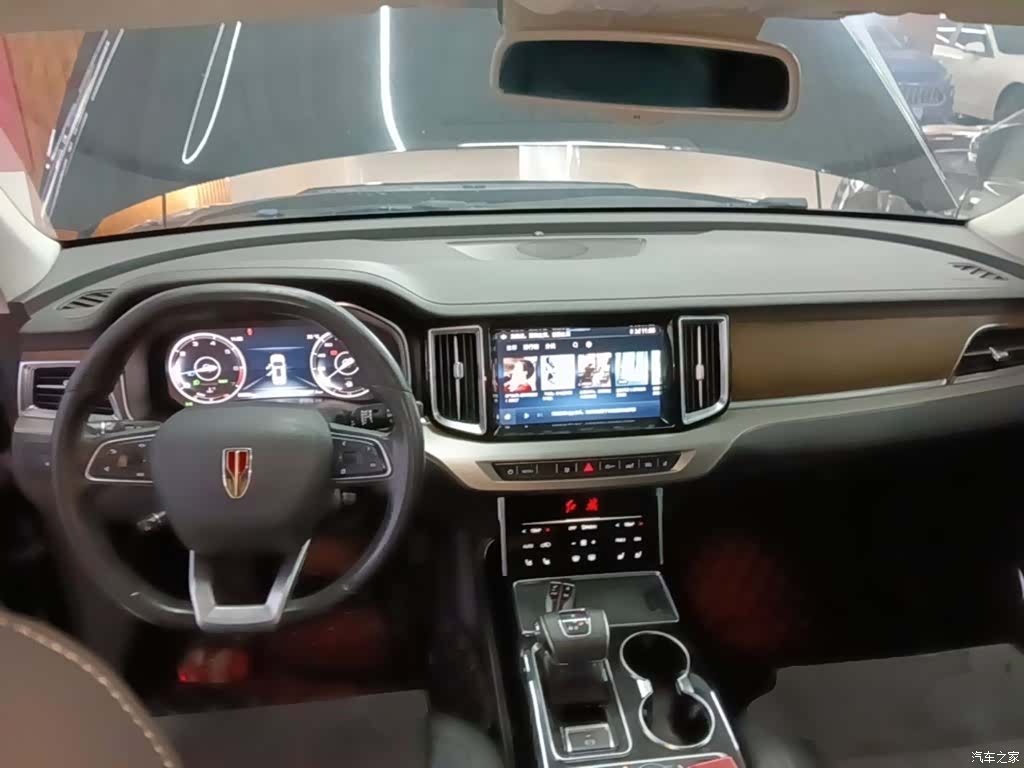 Hongqi HS7, 2022 10