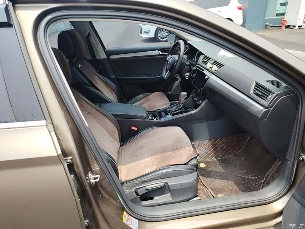 Skoda Superb, 2018 25