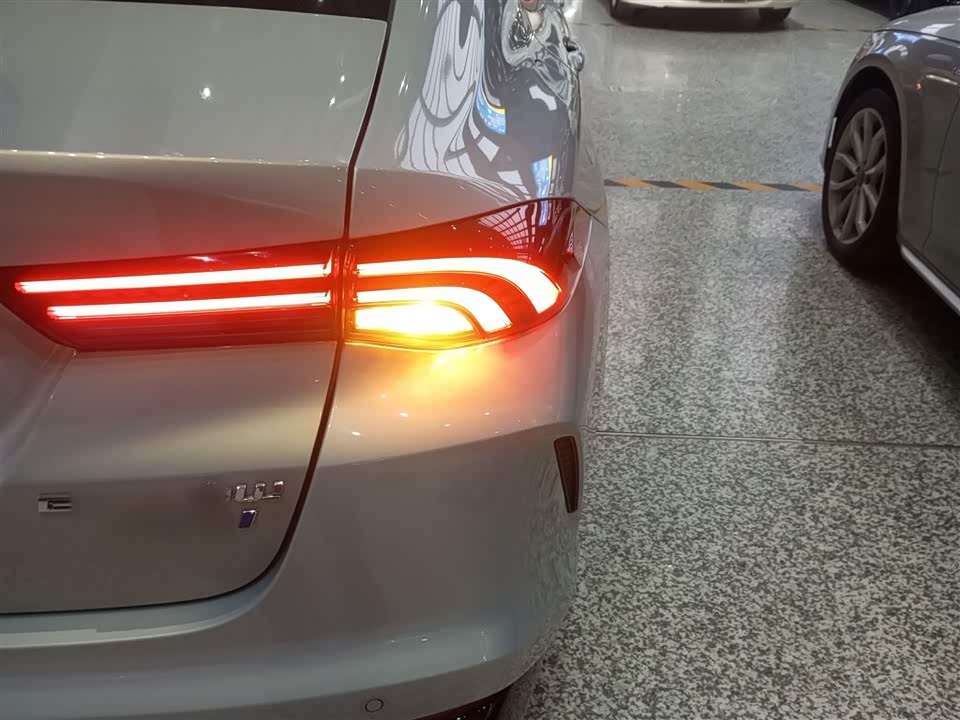 Trumpchi Shadow Leopard