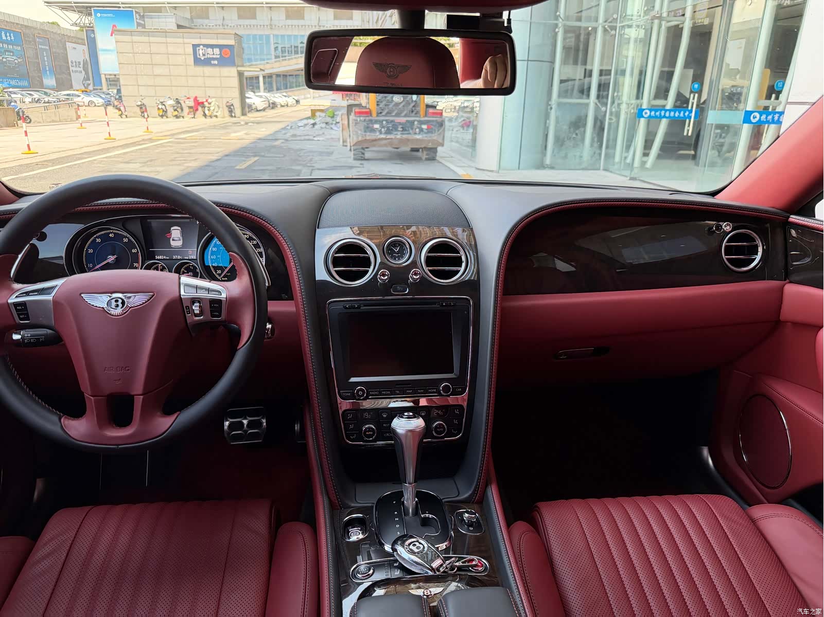 Bentley Flying Spur, 2018 12