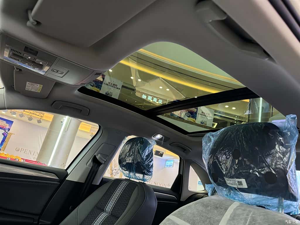 Volkswagen Sagitar, 2025 24