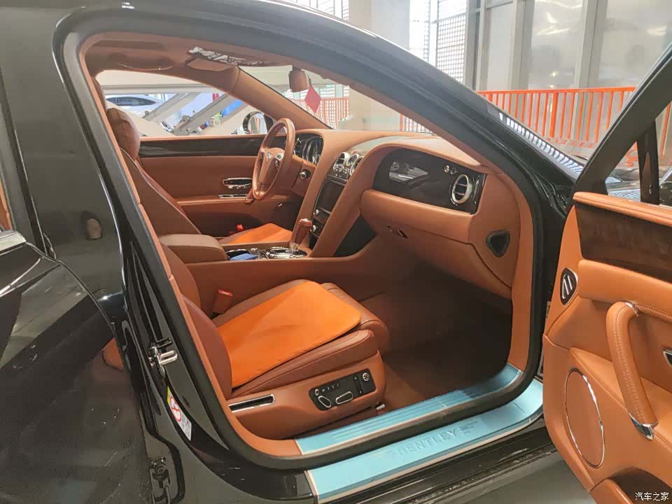 Bentley Flying Spur, 2018 8