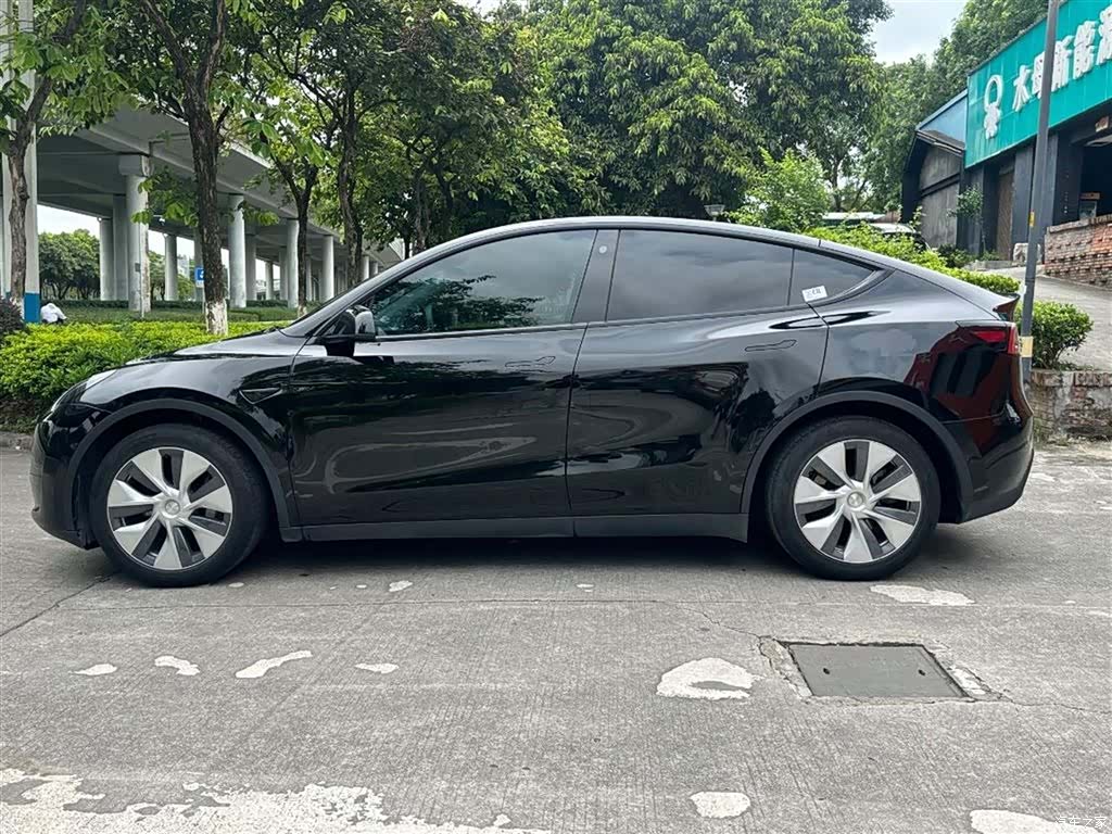 Tesla Model Y, 2022 11