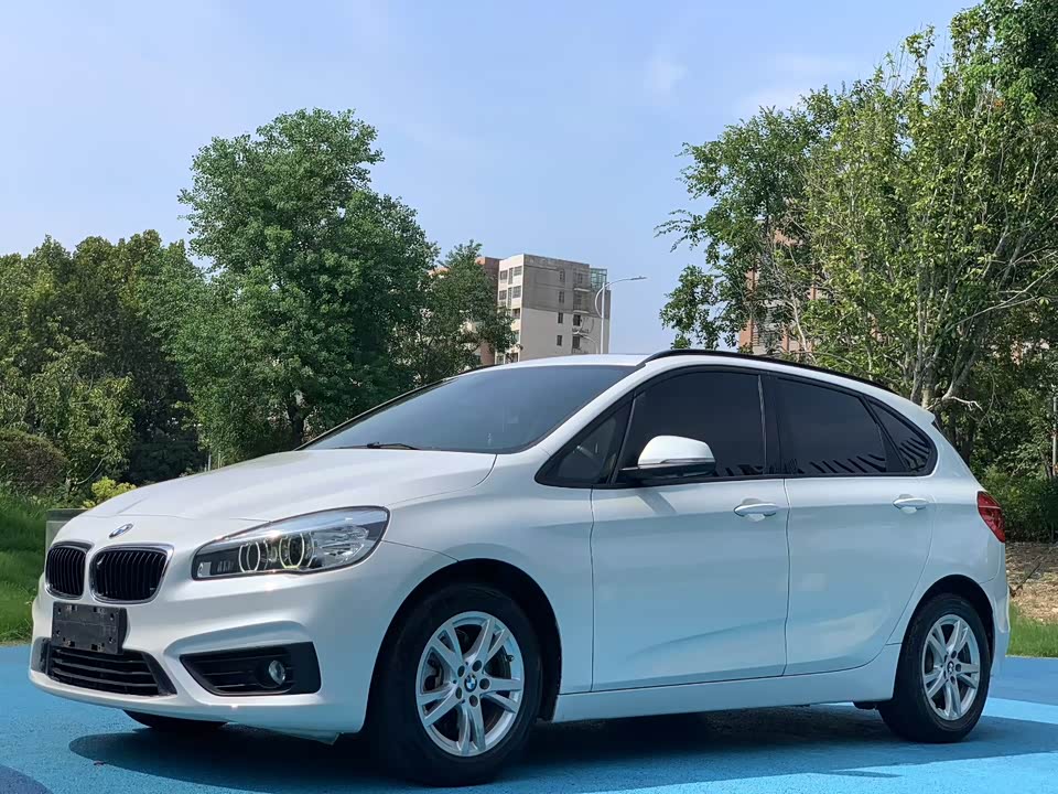 BMW 2 series station wagon