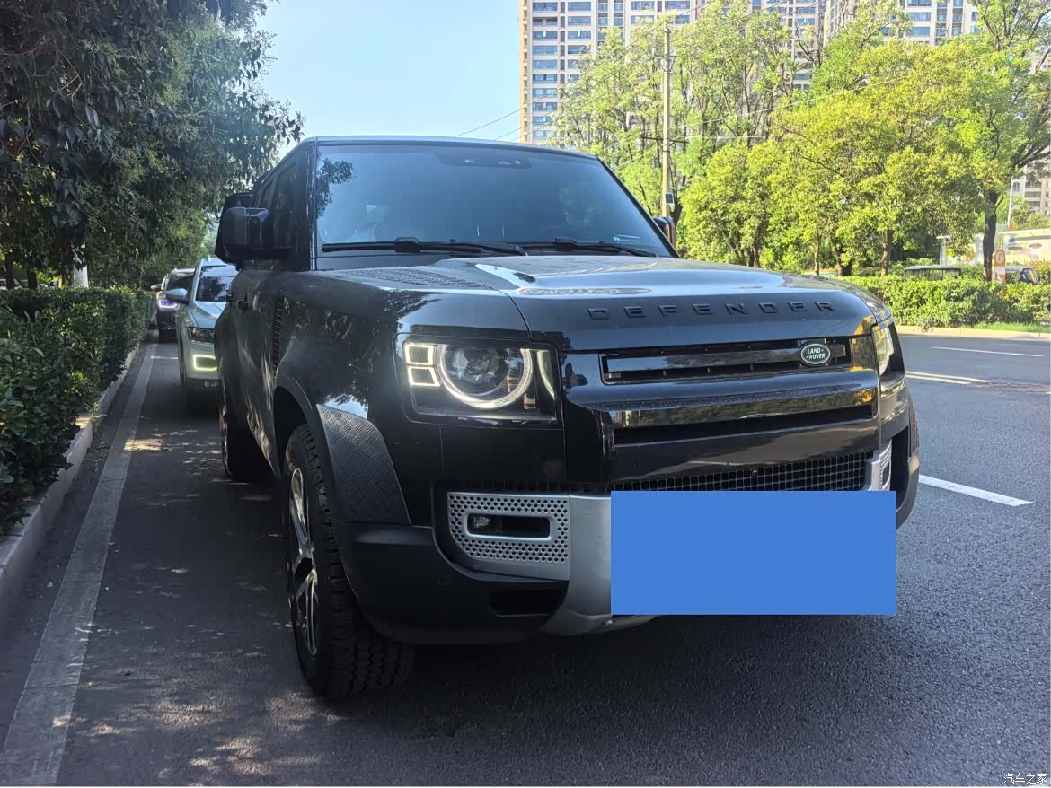 Land Rover Defender, 2025 1