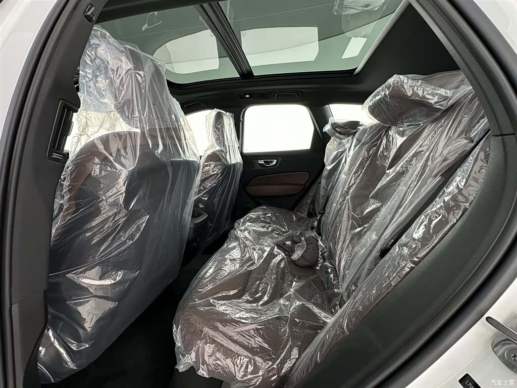 Volvo XC60, 2024 6