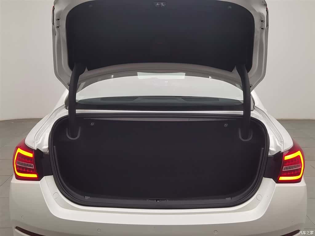 Hongqi H5, 2020 16