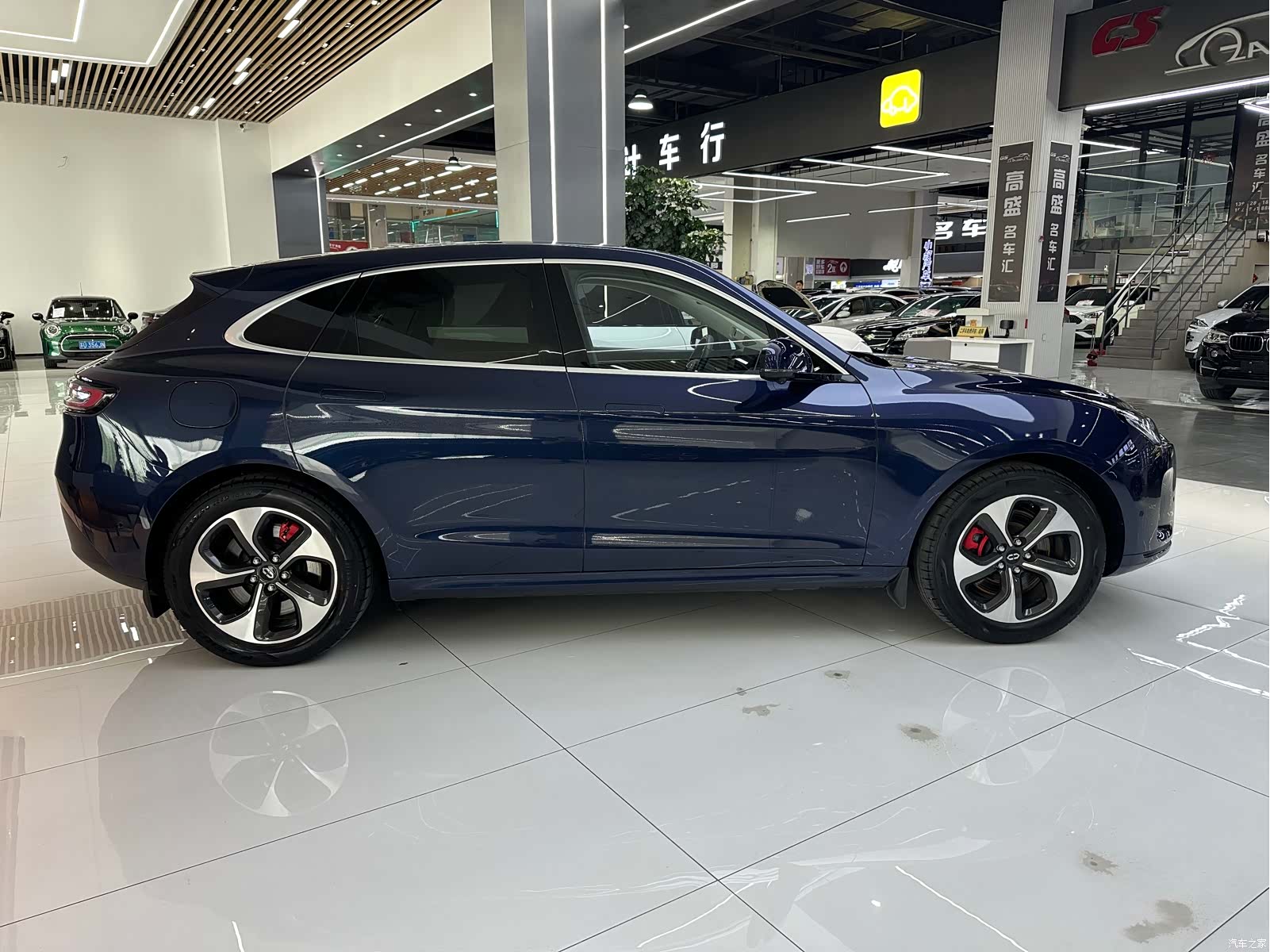 AITO M5, 2022 23