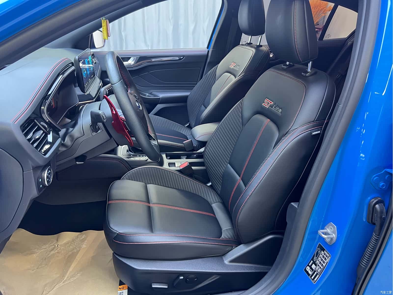 Ford Focus, 2022 11