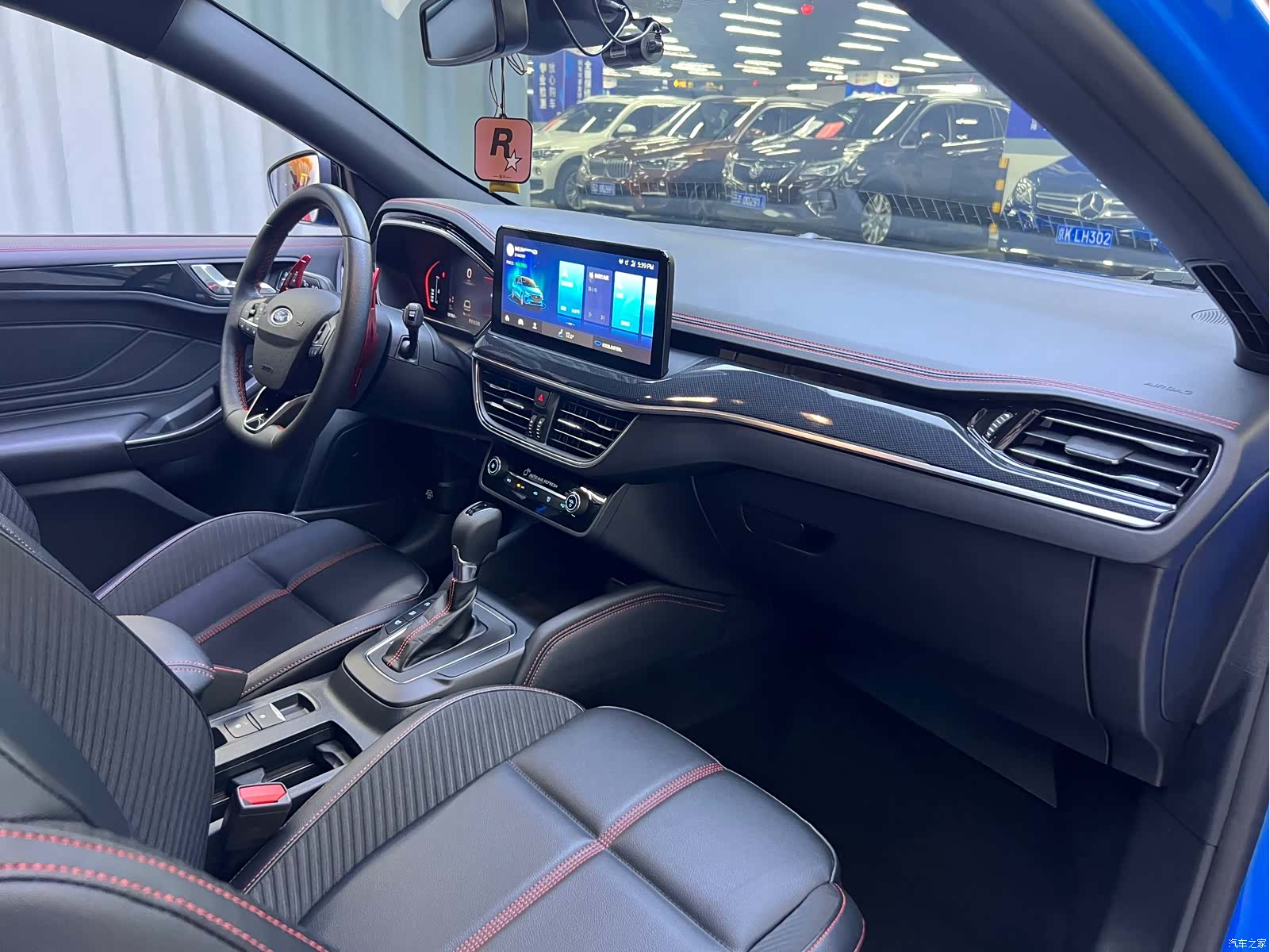 Ford Focus, 2022 13