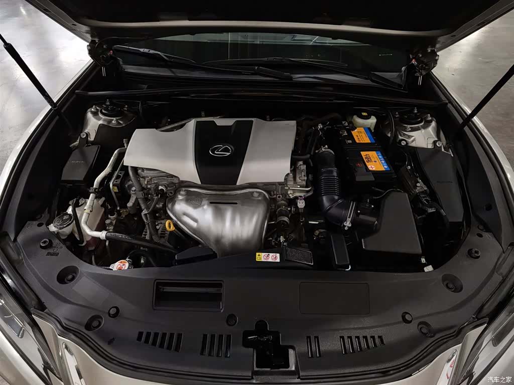 Lexus ES, 2019 6