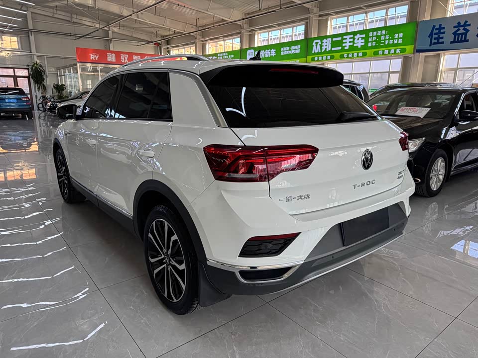 Volkswagen T-ROC exploring Songs